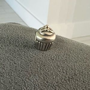 Cupcake charm